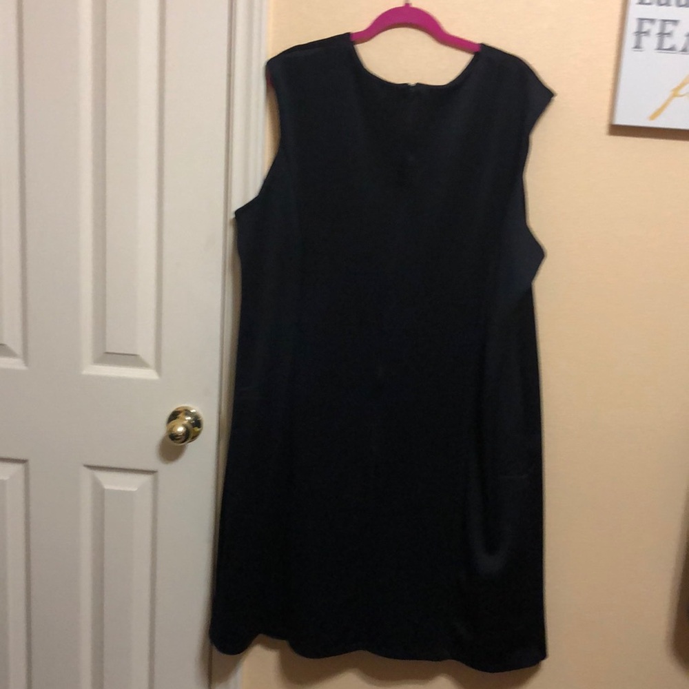 Dress - Picture 2 of 4